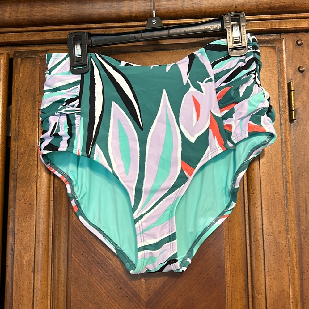 NWT & liner Tummy control swim bottoms